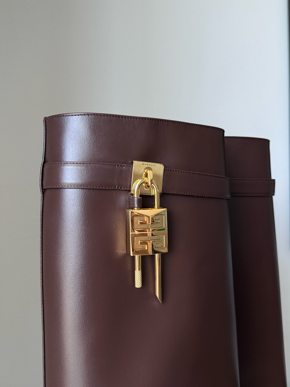 EUC Givenchy Shark Lock embellished glossed-leather knee boots 39 $2,550 - Picture 6 of 16